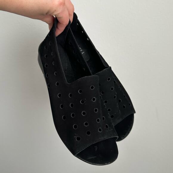 VANELi Black Cut- Out Suede Sandals Size 8.5 - Picture 3 of 11